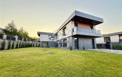 Gölbaşı Karşıyaka 5+1 680 m2 Ultra Lüks Satılık Villa