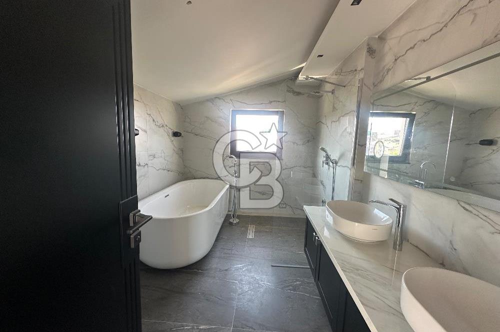 *PRESTİJLİ YAŞAMIN YENİ ADRESİ 4 KATLI AKILLI TRİPLEKS VİLLA*