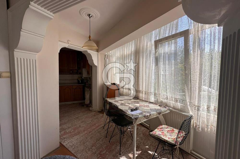 Çatalçeşme'de Cadde Üstü Satılık 2+1 90M² Daire