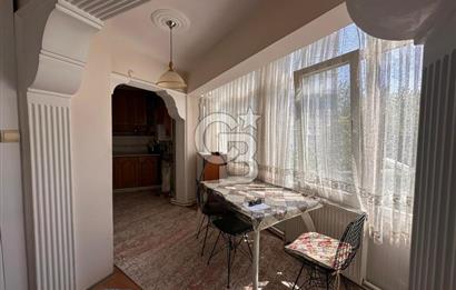 Çatalçeşme'de Cadde Üstü Satılık 2+1 90M² Daire