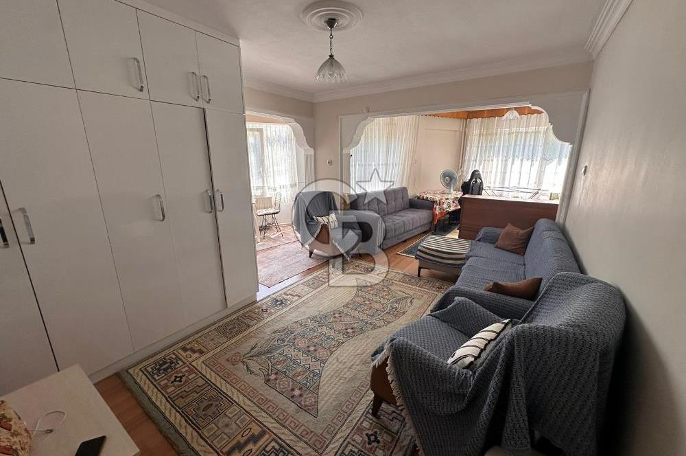 Çatalçeşme'de Cadde Üstü Satılık 2+1 90M² Daire