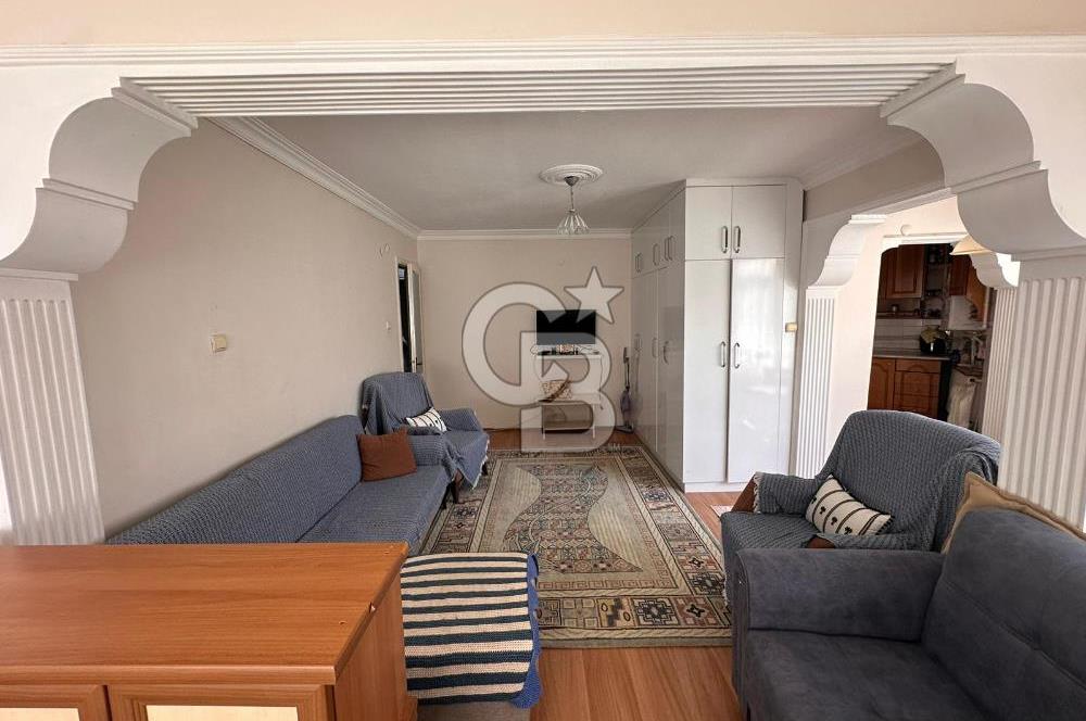 Çatalçeşme'de Cadde Üstü Satılık 2+1 90M² Daire