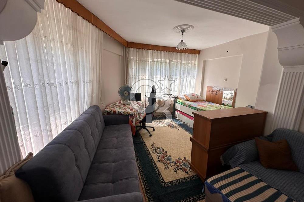 Çatalçeşme'de Cadde Üstü Satılık 2+1 90M² Daire