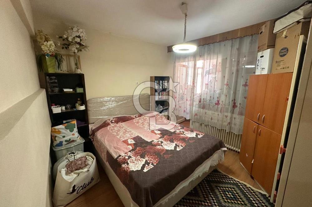Çatalçeşme'de Cadde Üstü Satılık 2+1 90M² Daire