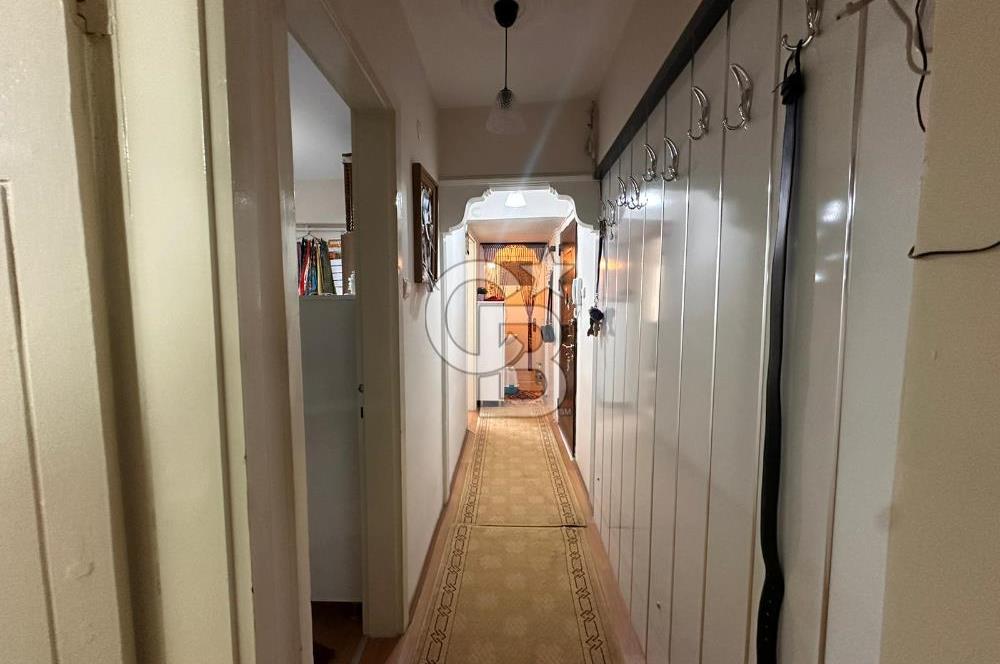 Çatalçeşme'de Cadde Üstü Satılık 2+1 90M² Daire