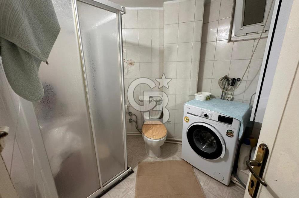 Çatalçeşme'de Cadde Üstü Satılık 2+1 90M² Daire