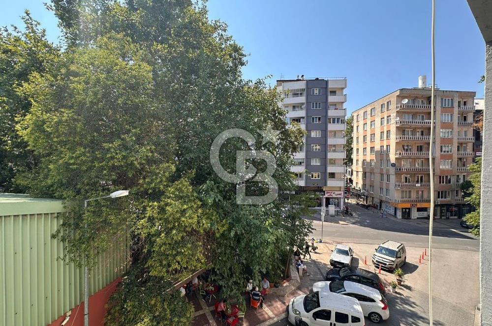 Çatalçeşme'de Cadde Üstü Satılık 2+1 90M² Daire