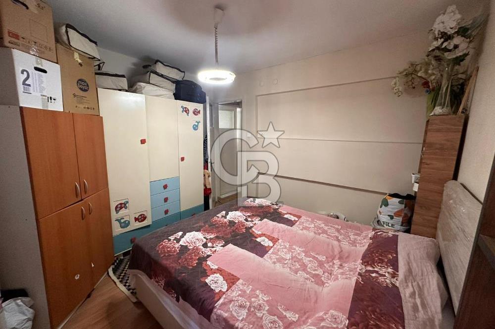 Çatalçeşme'de Cadde Üstü Satılık 2+1 90M² Daire