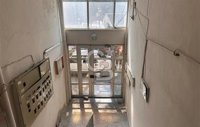 Çatalçeşme'de Cadde Üstü Satılık 2+1 90M² Daire