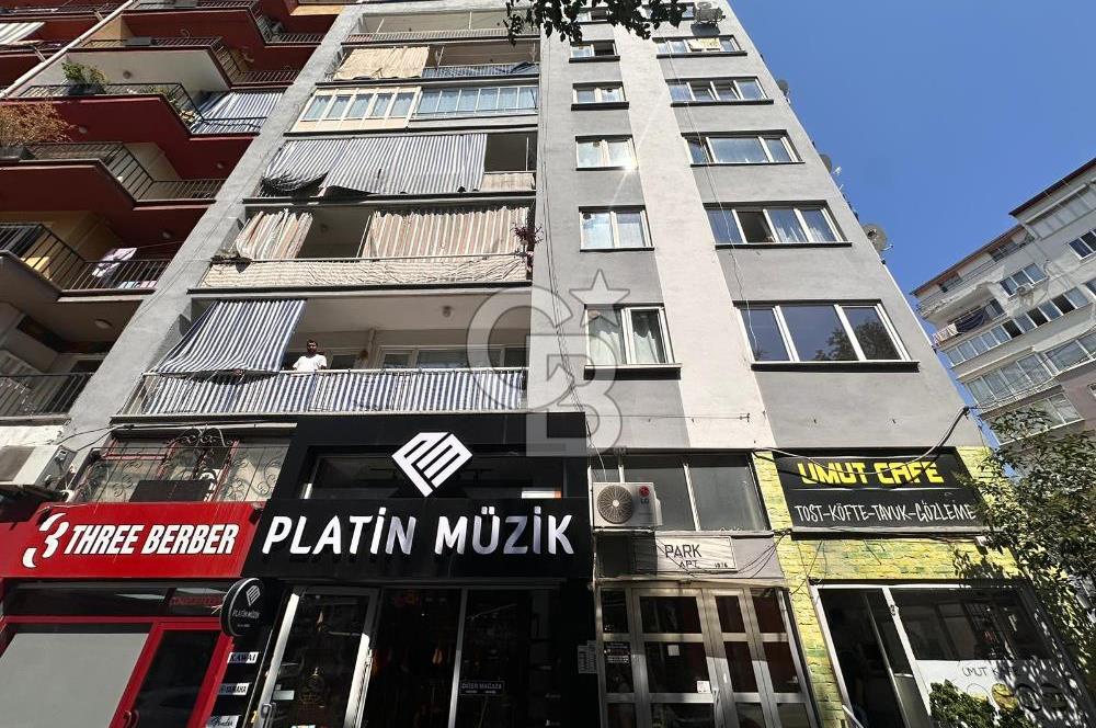 Çatalçeşme'de Cadde Üstü Satılık 2+1 90M² Daire