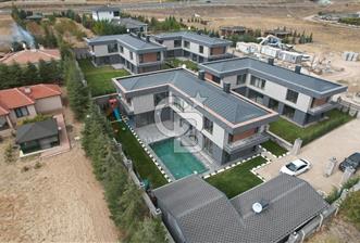 Gölbaşı Karşıyaka 5+1 680 m2 Ultra Lüks Satılık Villa