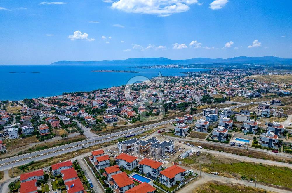 SEFERİHİSAR AKARCA DENİZ MANZARALI 4+1 SATILIK VİLLA