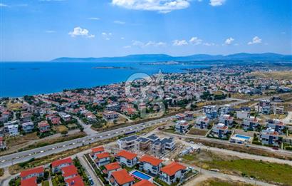 SEFERİHİSAR AKARCA DENİZ MANZARALI 4+1 SATILIK VİLLA