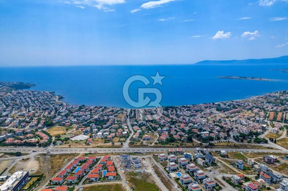 SEFERİHİSAR AKARCA DENİZ MANZARALI 4+1 SATILIK VİLLA