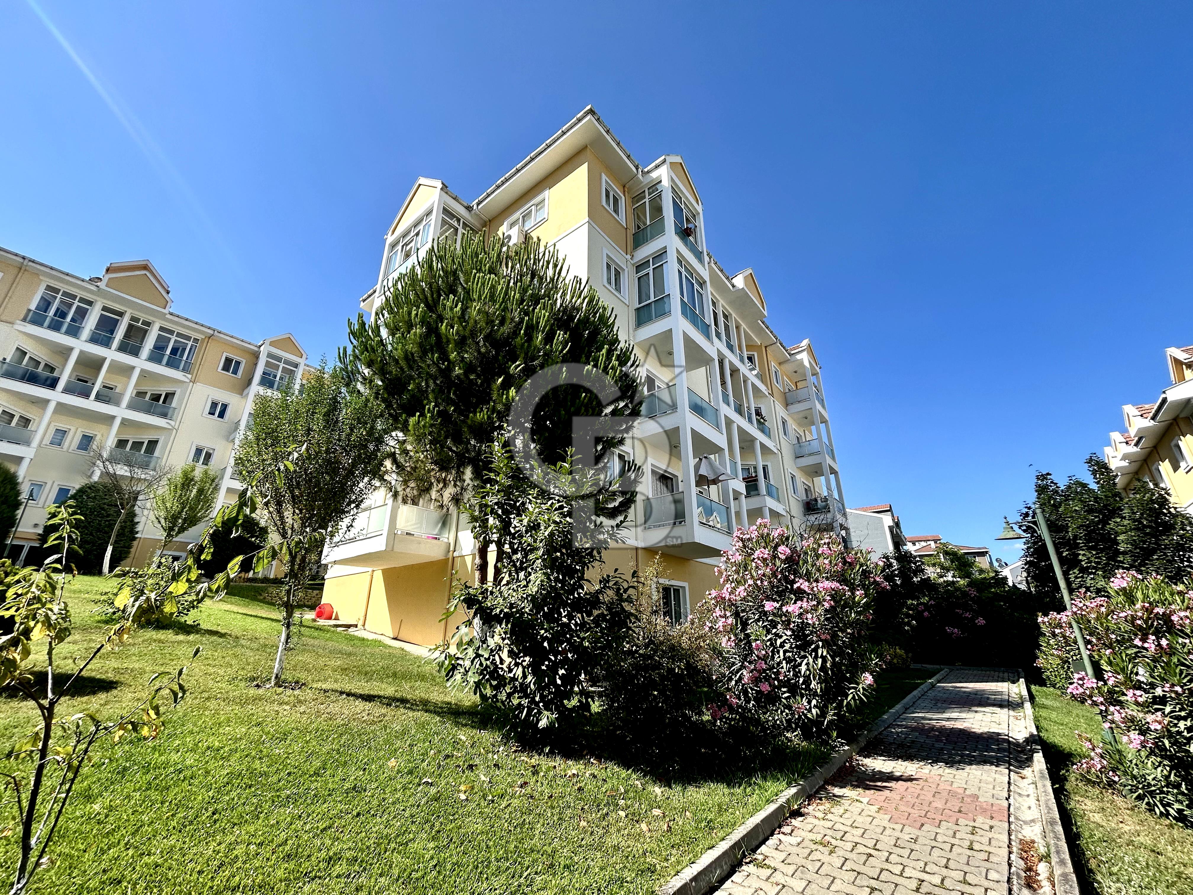 Bahçeşehir 2. Kısım Satılık 3+1 Daire Yeşillikler İçinde 185 m2