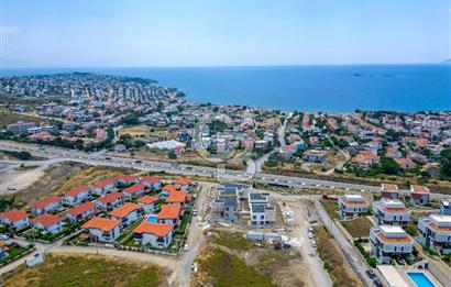SEFERİHİSAR AKARCA DENİZ MANZARALI 4+1 SATILIK VİLLA