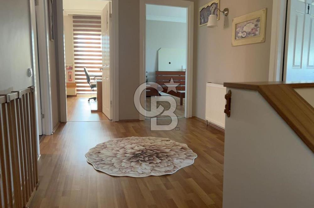 Lake Side Sitesinde Emsalsiz 4+1 Satılık Villa