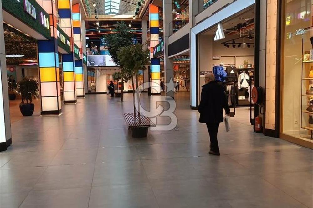 ATAŞEHİR PRESTİJLİ AVM 'DE YÜKSEK CİROLU DEVREN SATILIK DÜKKAN