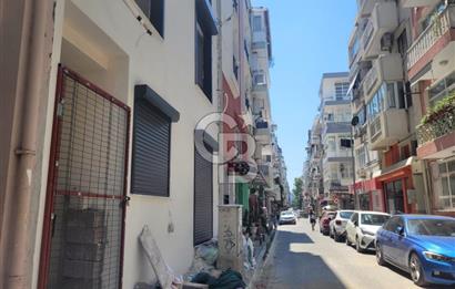 Karşıyaka Donanmacı Mahallesinde Minibüs Durakları Karşıyaka Çarşıya 2dk Mesafede Satılık Sıfır 1+1