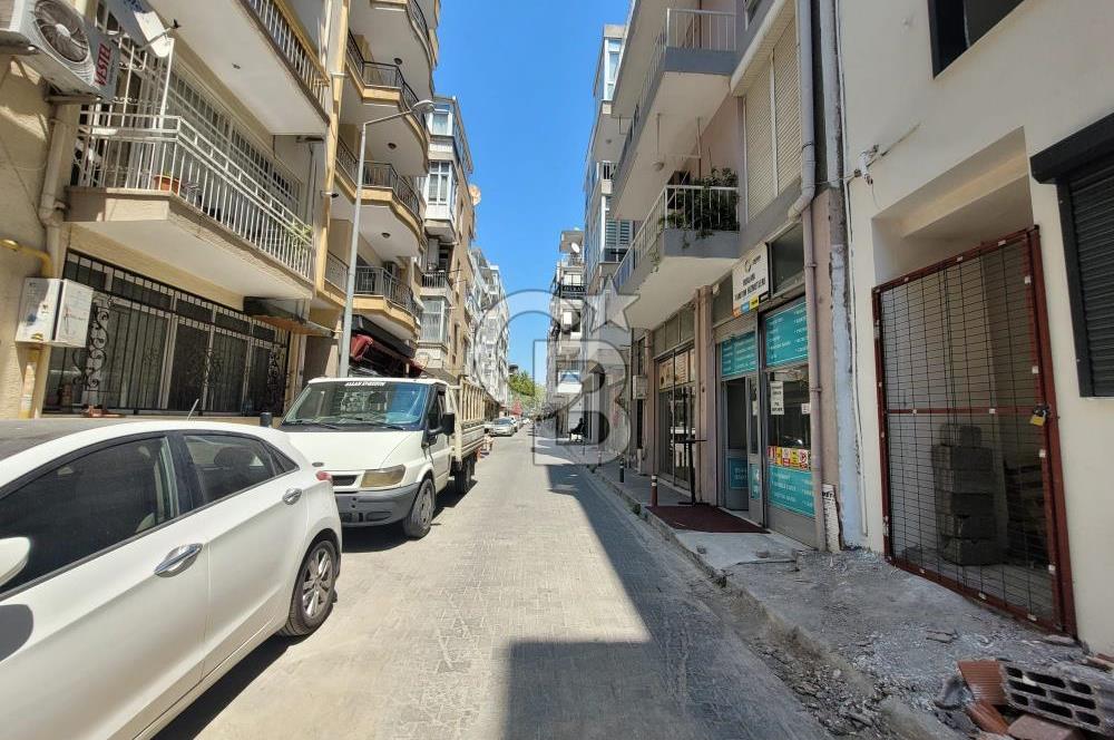 Karşıyaka Donanmacı Mahallesinde Minibüs Durakları Karşıyaka Çarşıya 2dk Mesafede Satılık Sıfır 1+1
