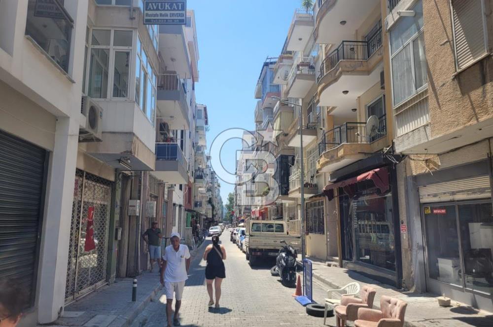 Karşıyaka Donanmacı Mahallesinde Minibüs Durakları Karşıyaka Çarşıya 2dk Mesafede Satılık Sıfır 1+1