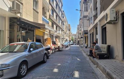 Karşıyaka Donanmacı Mahallesinde Minibüs Durakları Karşıyaka Çarşıya 2dk Mesafede Satılık Sıfır 1+1
