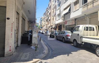 Karşıyaka Donanmacı Mahallesinde Minibüs Durakları Karşıyaka Çarşıya 2dk Mesafede Satılık Sıfır 1+1