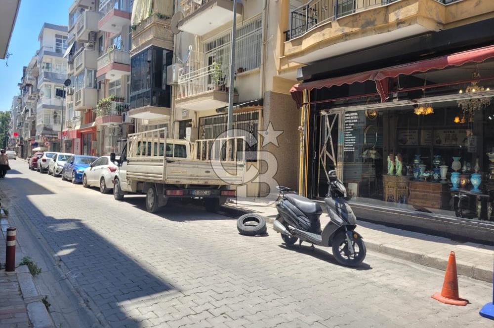 Karşıyaka Donanmacı Mahallesinde Minibüs Durakları Karşıyaka Çarşıya 2dk Mesafede Satılık Sıfır 1+1