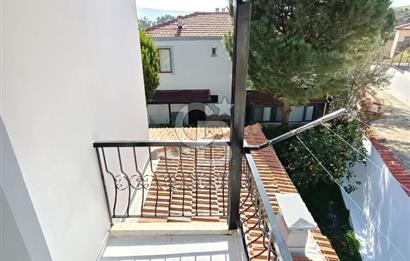 ESKİFOÇA DA HAVUZLU TADİLATLI FULL EŞYALI KİRALIK VİLLA