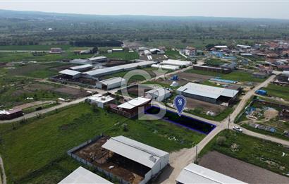CB KiNG'DEN KEPSUT MAHMUDİYEDE 700 M² SATILIK KÖŞE PARSEL ARSA