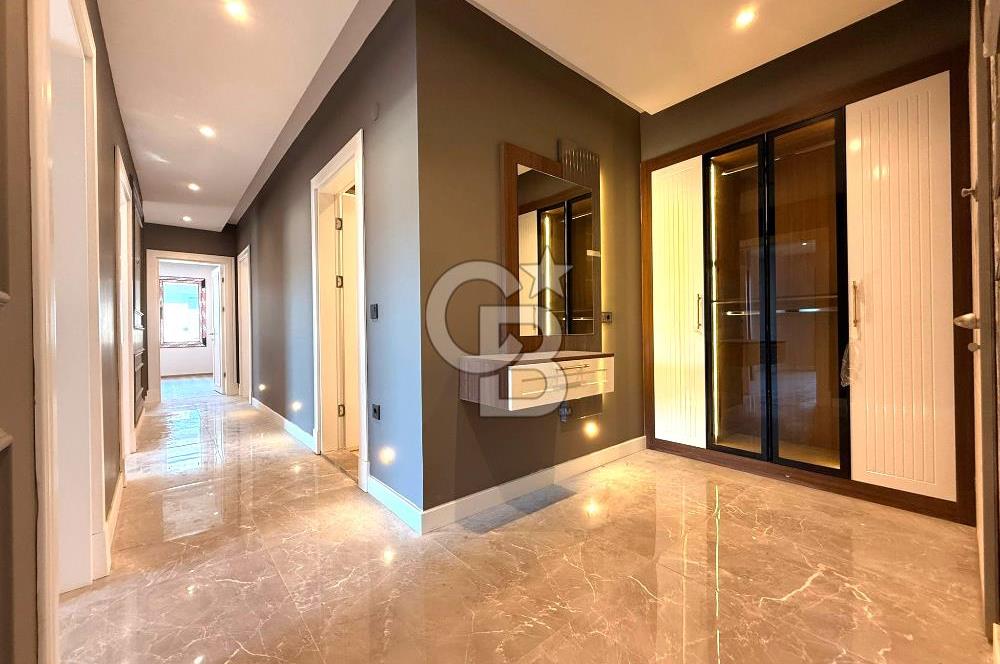 EDREMİT CENNETAYAĞI'NDA HAVUZ MANZARALI 4+1 ULTRA LÜKS DAİRE