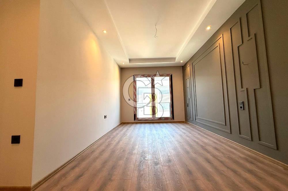 EDREMİT CENNETAYAĞI'NDA HAVUZ MANZARALI 4+1 ULTRA LÜKS DAİRE