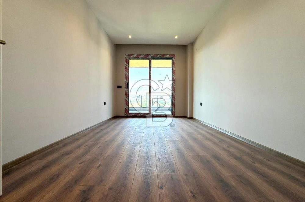 EDREMİT CENNETAYAĞI'NDA HAVUZ MANZARALI 4+1 ULTRA LÜKS DAİRE
