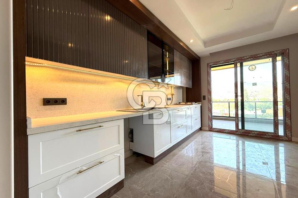 EDREMİT CENNETAYAĞI'NDA HAVUZ MANZARALI 4+1 ULTRA LÜKS DAİRE