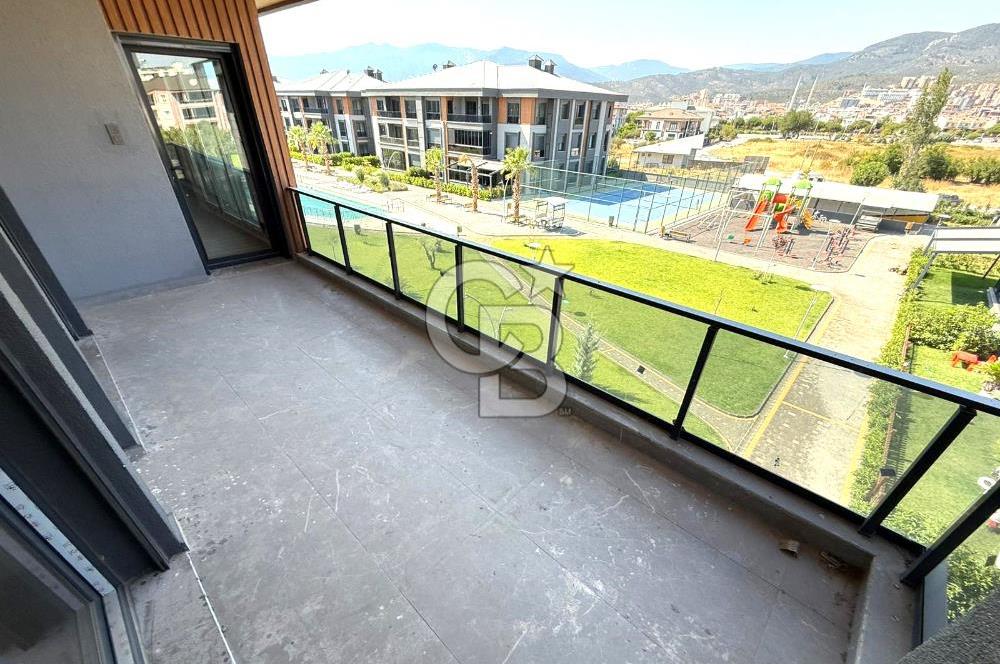 EDREMİT CENNETAYAĞI'NDA HAVUZ MANZARALI 4+1 ULTRA LÜKS DAİRE