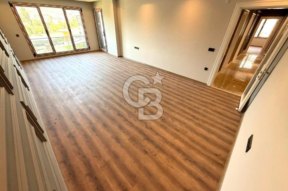 EDREMİT CENNETAYAĞI'NDA HAVUZ MANZARALI 4+1 ULTRA LÜKS DAİRE