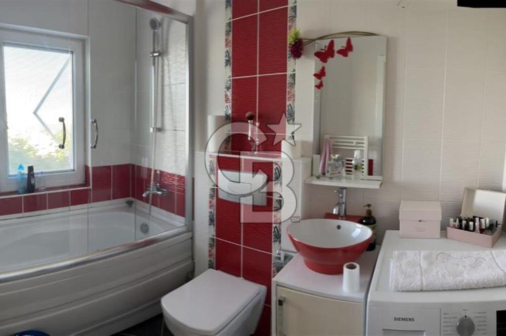 Lake Side Sitesinde Emsalsiz 4+1 Satılık Villa