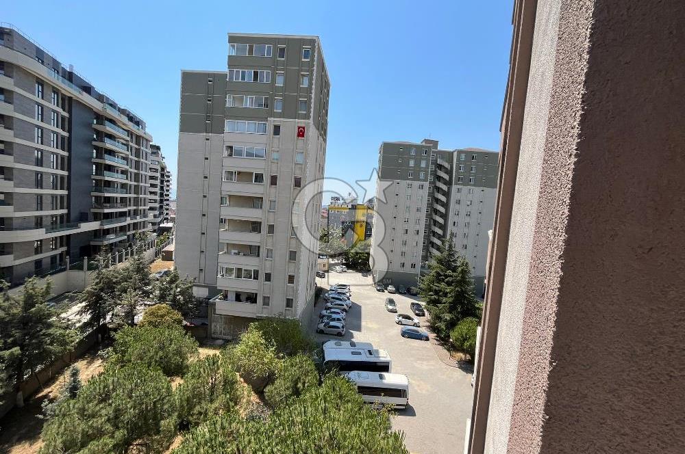 Kartal Esentepe Ünlüer sitesinde ara kat  kiralık daire