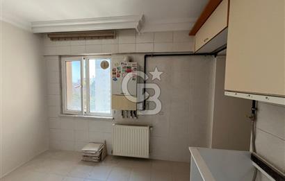 Kartal Esentepe Ünlüer sitesinde ara kat  kiralık daire