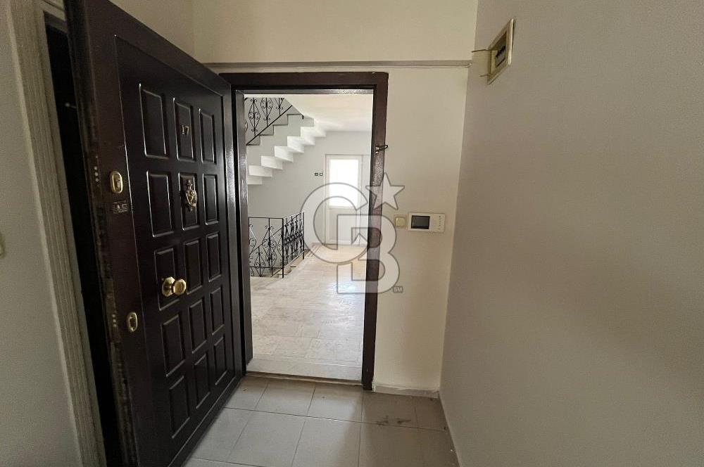 Kartal Esentepe Ünlüer sitesinde ara kat  kiralık daire