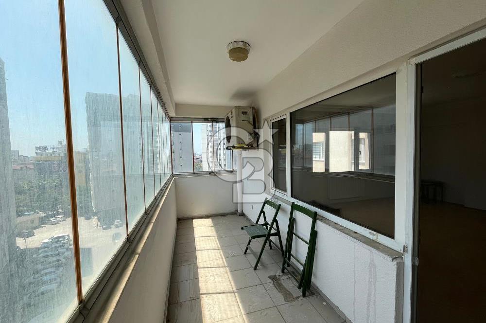 Kartal Esentepe Ünlüer sitesinde ara kat  kiralık daire