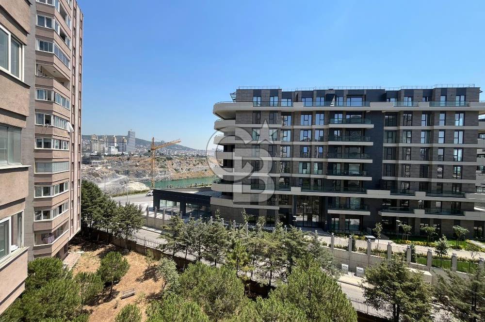 Kartal Esentepe Ünlüer sitesinde ara kat  kiralık daire