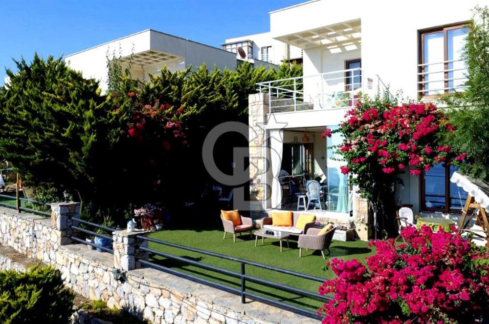 Gümüşlük Koyunbaba’da Deniz Manzaralı Bahçe Katı; Satılık Daire