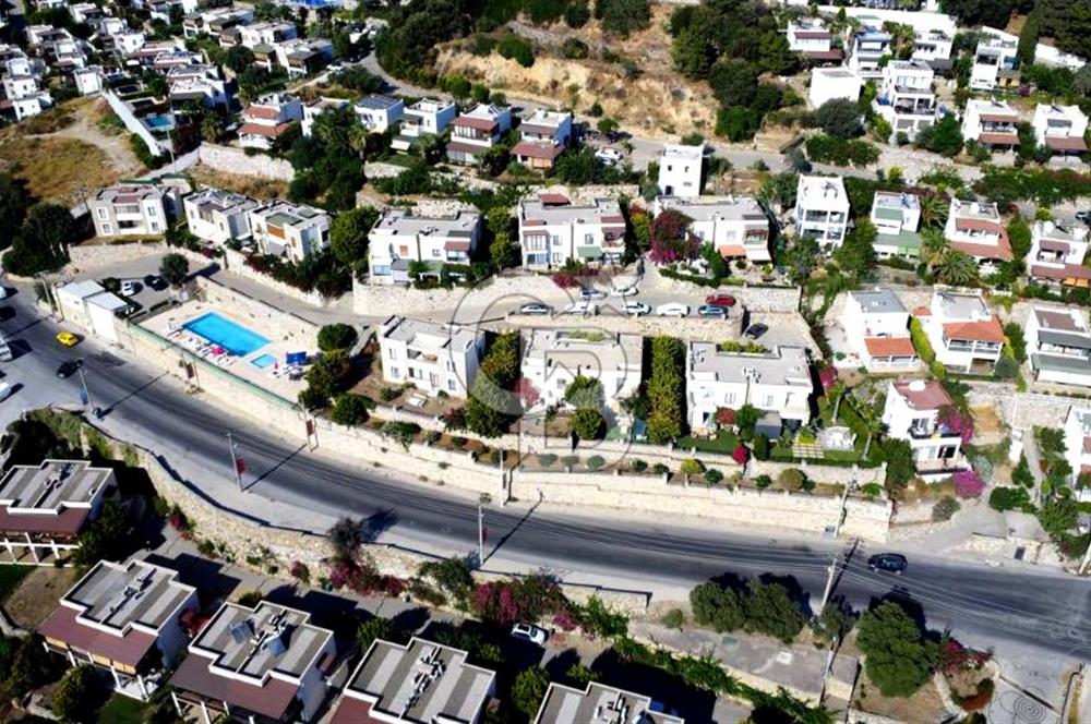 Gümüşlük Koyunbaba’da Deniz Manzaralı Bahçe Katı; Satılık Daire