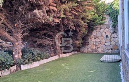 Gümüşlük Koyunbaba’da Deniz Manzaralı Bahçe Katı; Satılık Daire