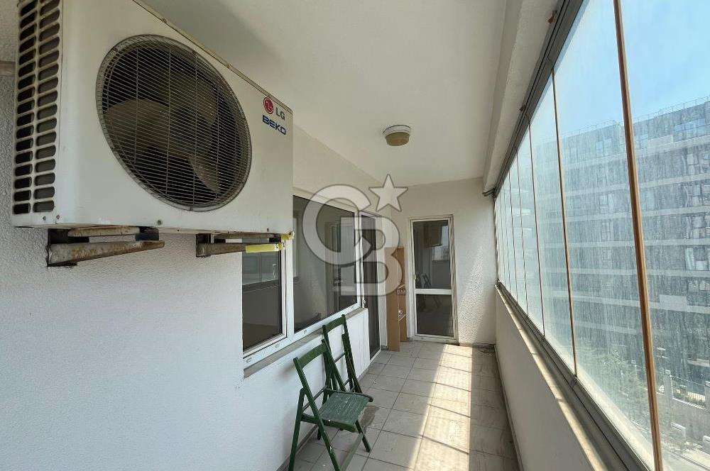 Kartal Esentepe Ünlüer sitesinde ara kat  kiralık daire