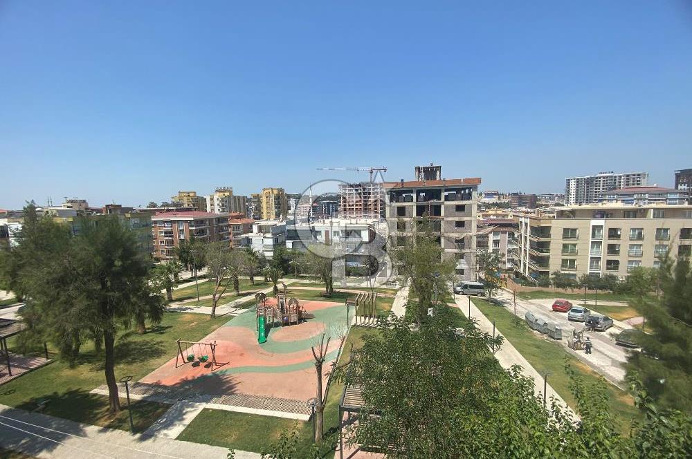 MENEMEN UĞURMUMCU'DA HASTAHANE YAKINI 3+1 EŞYALI PARK MANZARALI