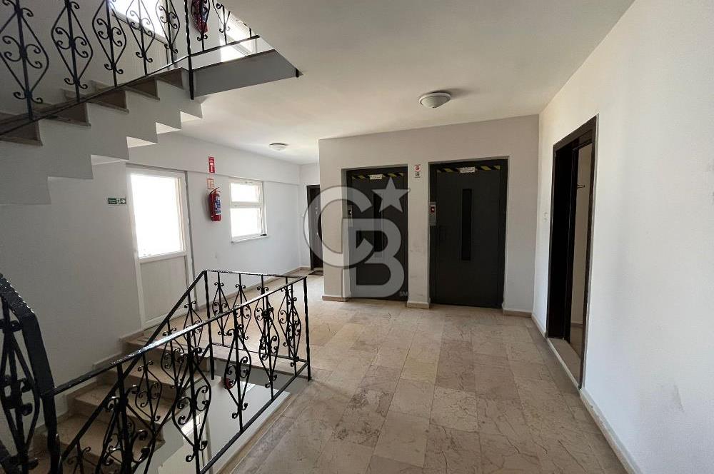 Kartal Esentepe Ünlüer sitesinde ara kat  kiralık daire