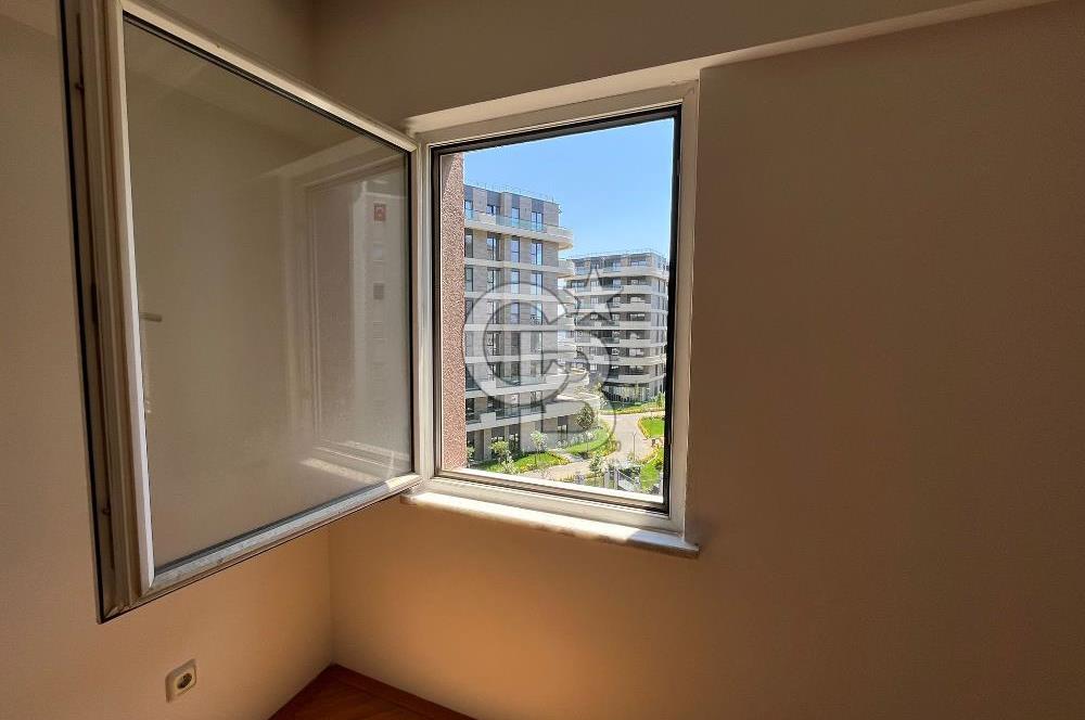 Kartal Esentepe Ünlüer sitesinde ara kat  kiralık daire