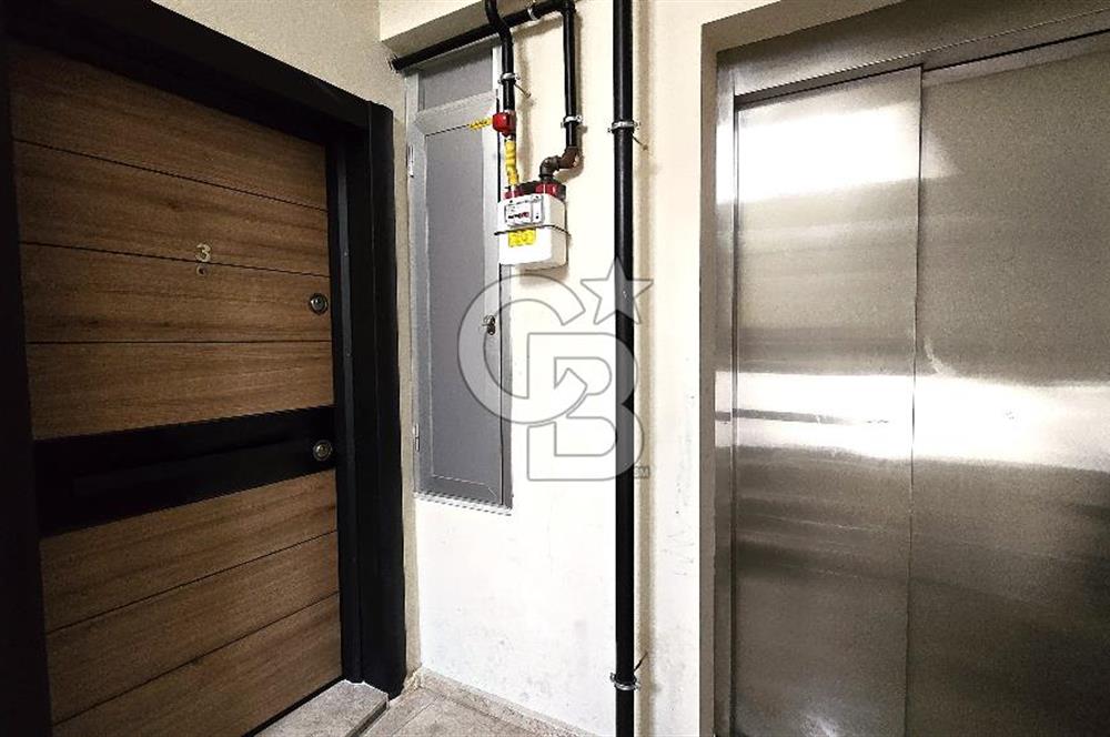 CUMHURİYET İLKOKULU KARŞISI MERKEZİ KONUMDA KİRALIK 2+1 DAİRE